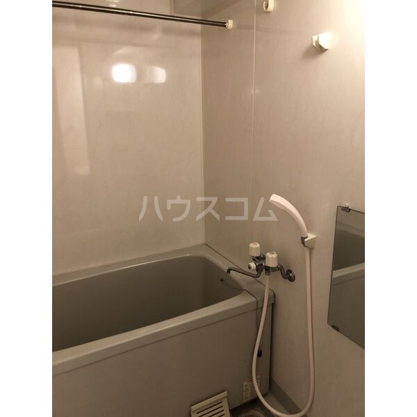 13/28 浴室