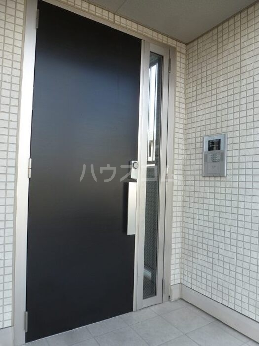 27/30 エントランス