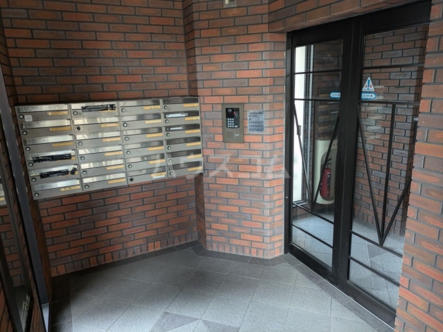 2/5 エントランス