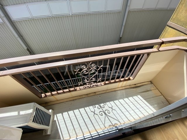 16/23 バルコニー