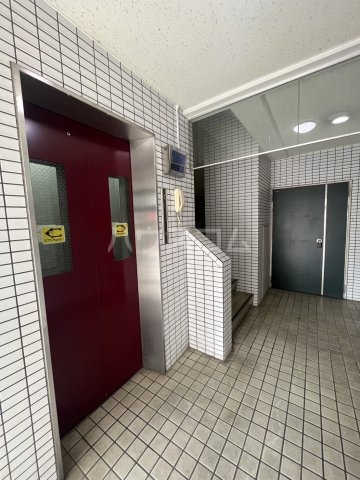 29/30 エントランス