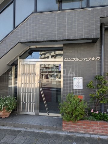 19/25 エントランス