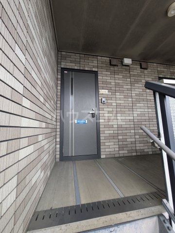 15/16 エントランス