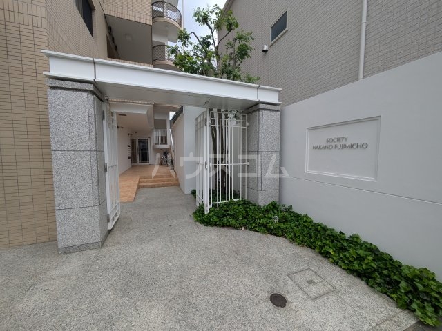 29/30 エントランス