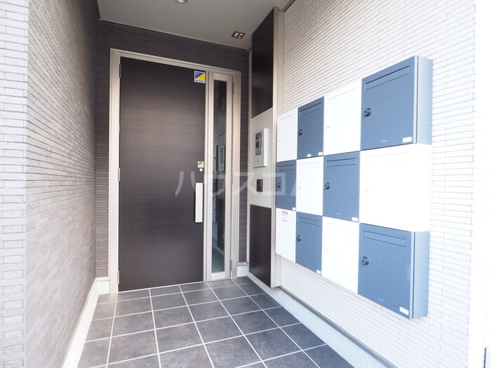 14/15 エントランス