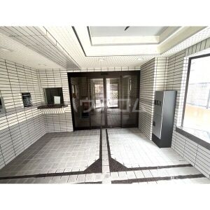 2/3 エントランス