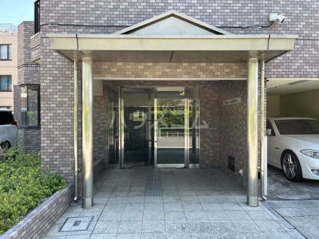 25/30 エントランス
