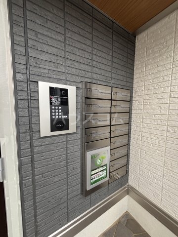 17/23 エントランス