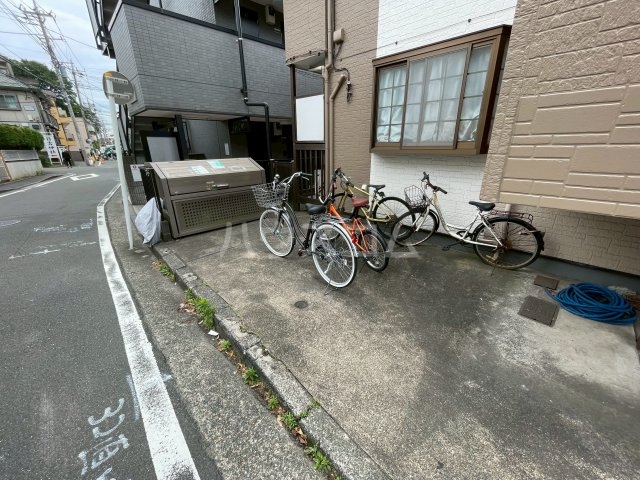 21/22 エントランス