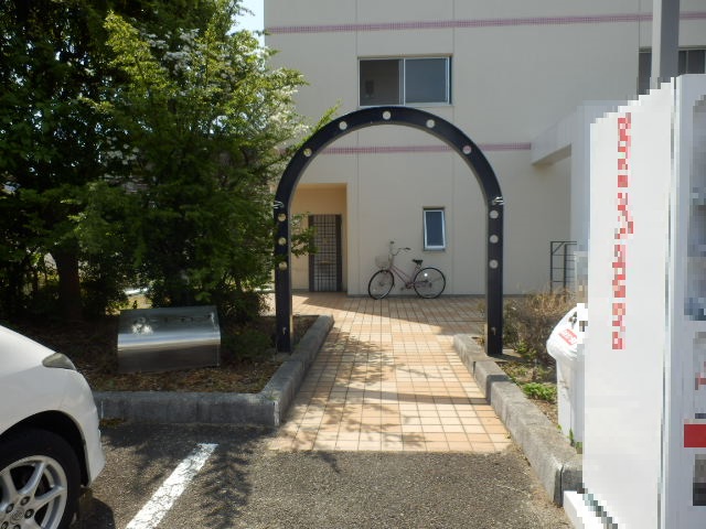 14/23 エントランス