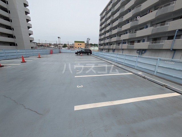 26/30 駐車場