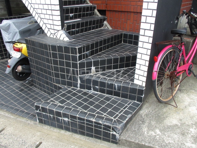 24/29 エントランス