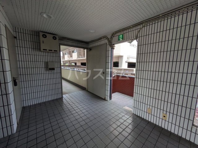 16/26 エントランス