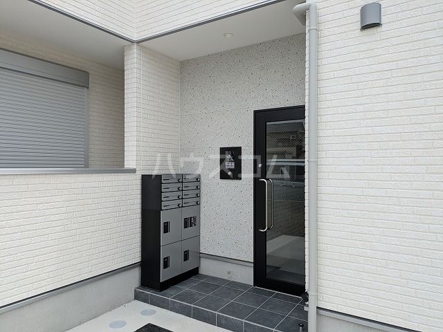 22/25 エントランス