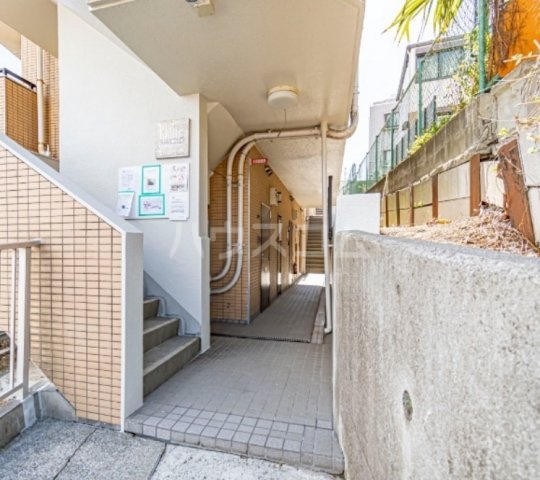 14/16 エントランス