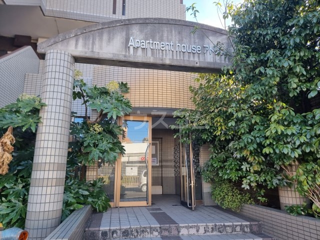 19/28 エントランス