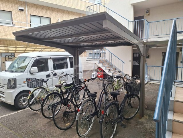 24/30 エントランス