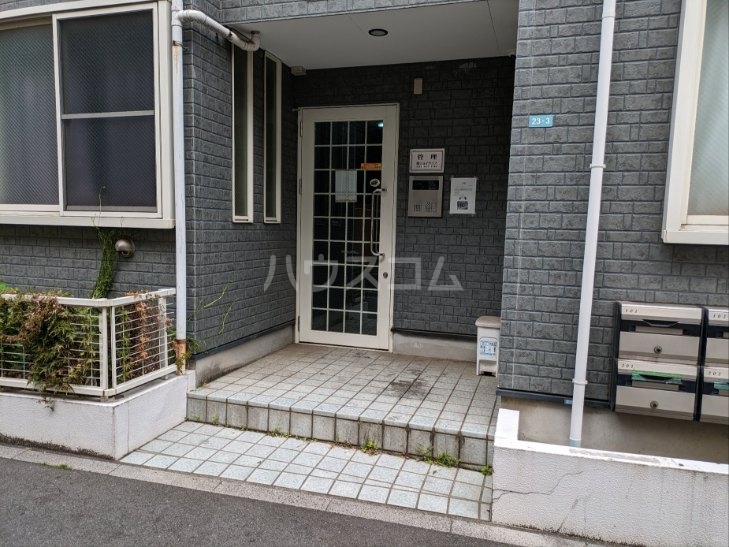 2/3 エントランス