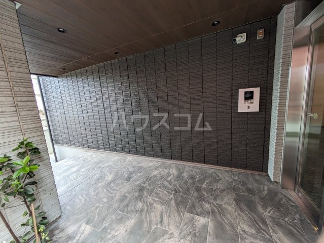 26/30 エントランス