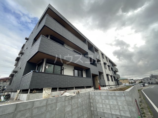 17/23 エントランス