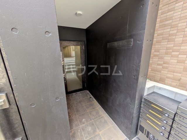 14/25 エントランス