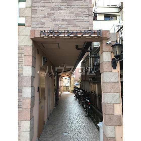 16/26 エントランス