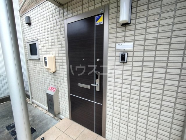 22/30 エントランス