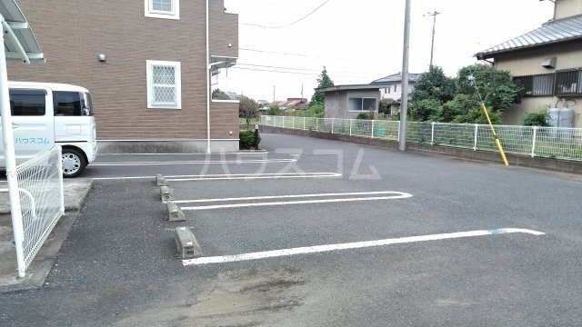 28/30 駐車場