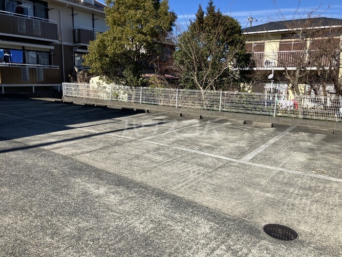 15/18 駐車場