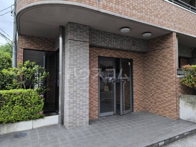 26/30 エントランス