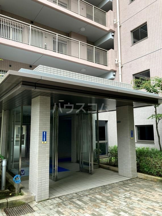 17/23 エントランス