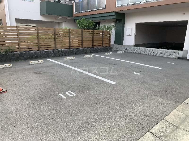 4/10 駐車場