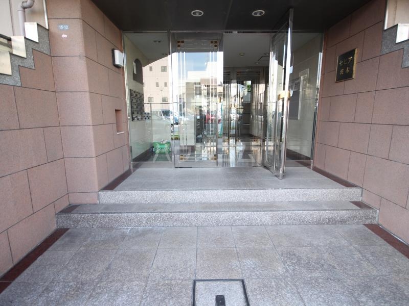 17/27 エントランス