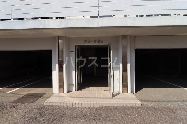 15/21 エントランス