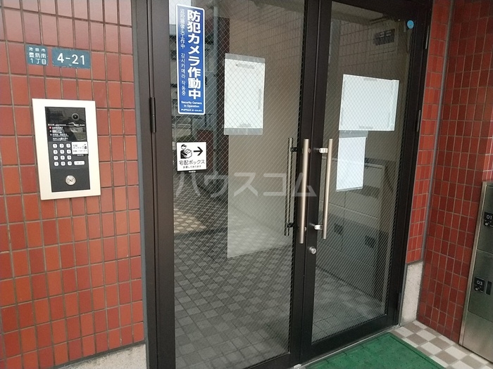 20/30 エントランス