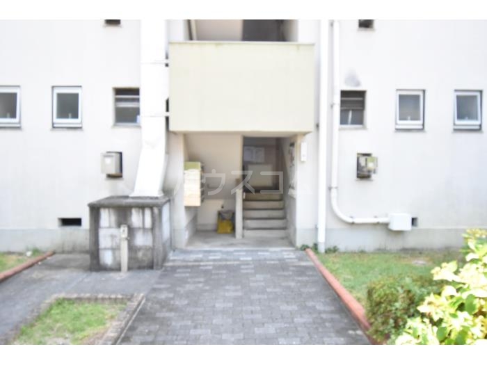 16/25 エントランス