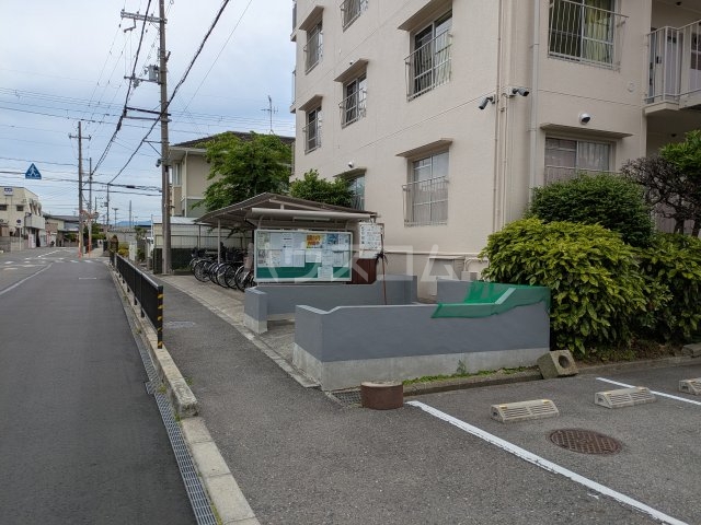 2/5 駐車場