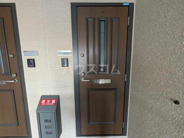 28/30 エントランス