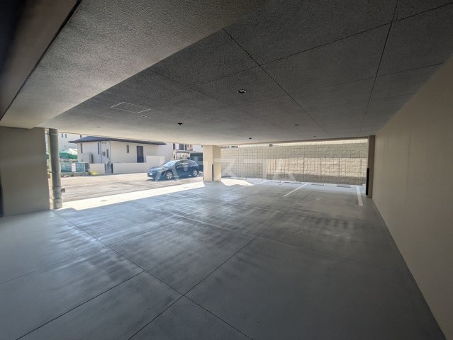 25/30 駐車場