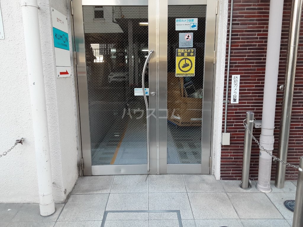 21/30 エントランス