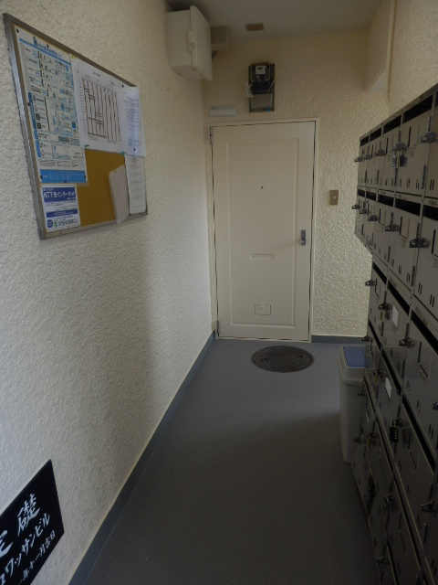 21/23 エントランス