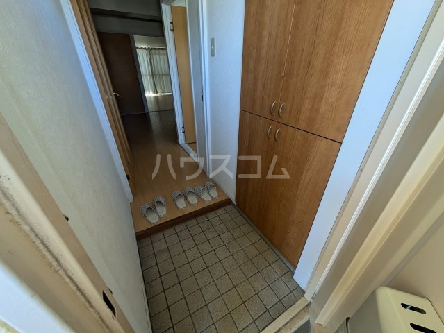 14/28 玄関