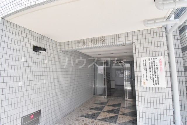 20/28 エントランス