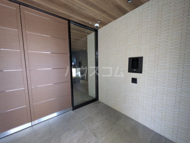 22/30 エントランス