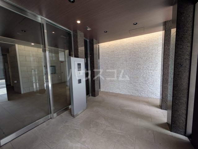 2/5 エントランス