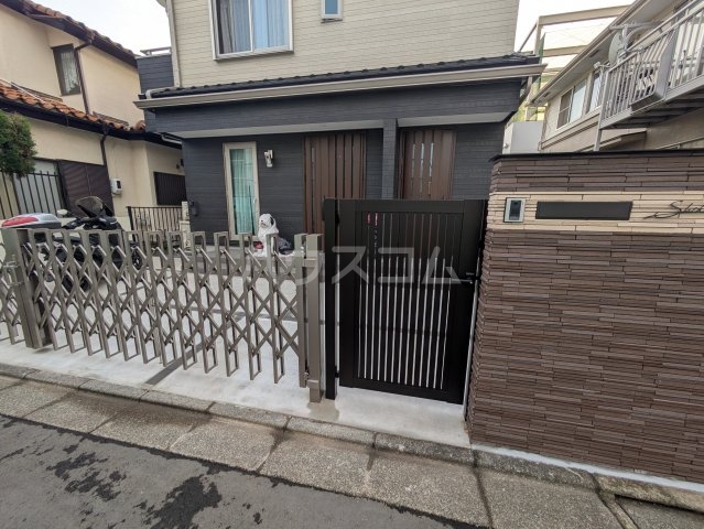 27/30 エントランス