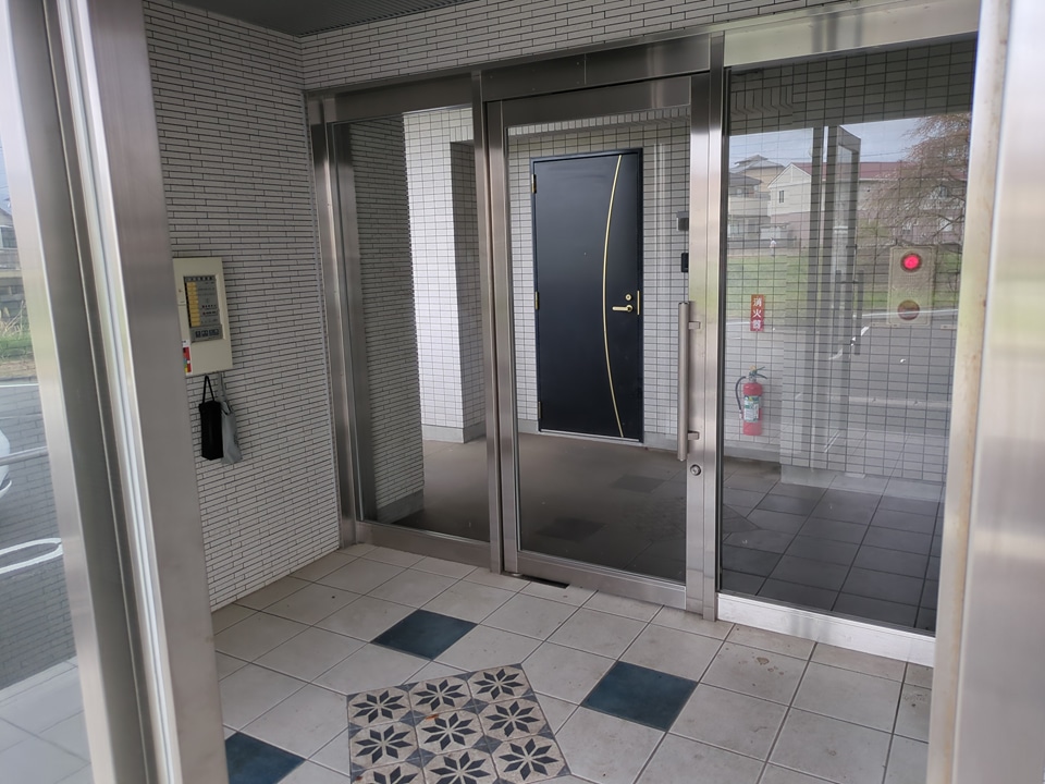 28/30 エントランス