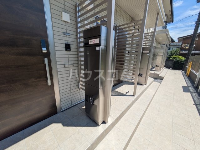 23/30 エントランス