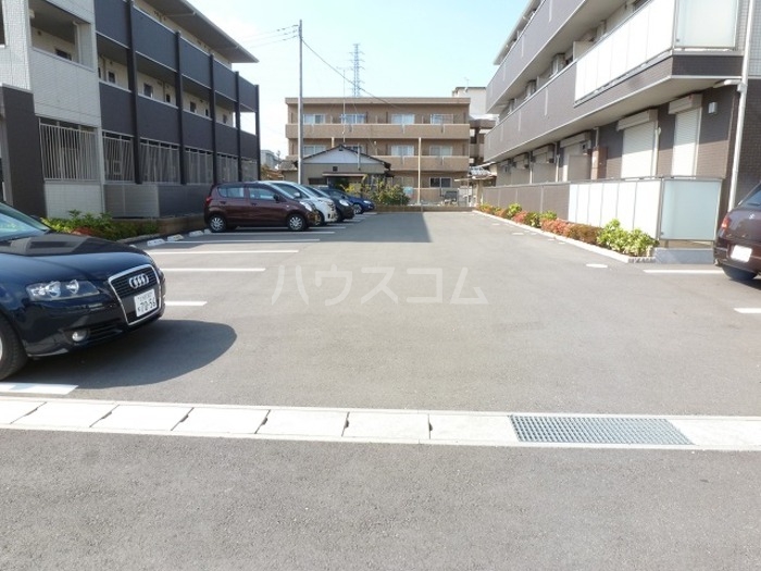2/5 駐車場