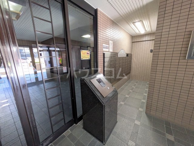 3/7 エントランス